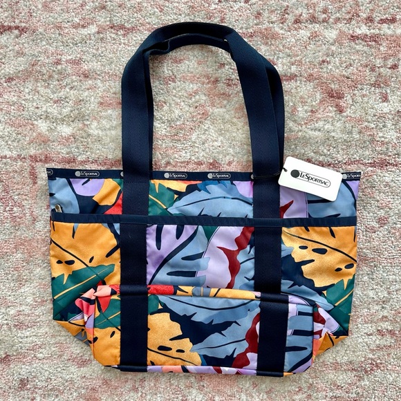 NWT!! LeSportSac Everyday Zip Tote in Vibrant Leaves - Picture 4 of 8